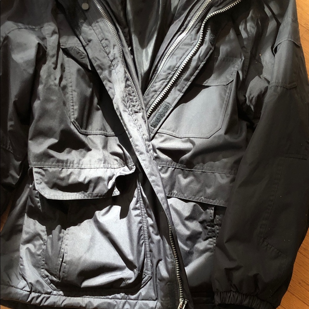 Men's Black Waterproof ski coat/raincoat/winter coat - Picture 3 of 10